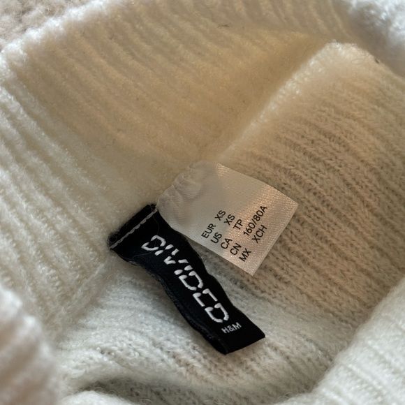 White knitting top - Picture 3 of 3